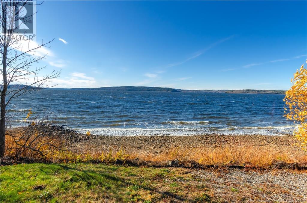 39 Elizabeth Parkway, Rothesay, New Brunswick  E2H 1E8 - Photo 3 - NB128710