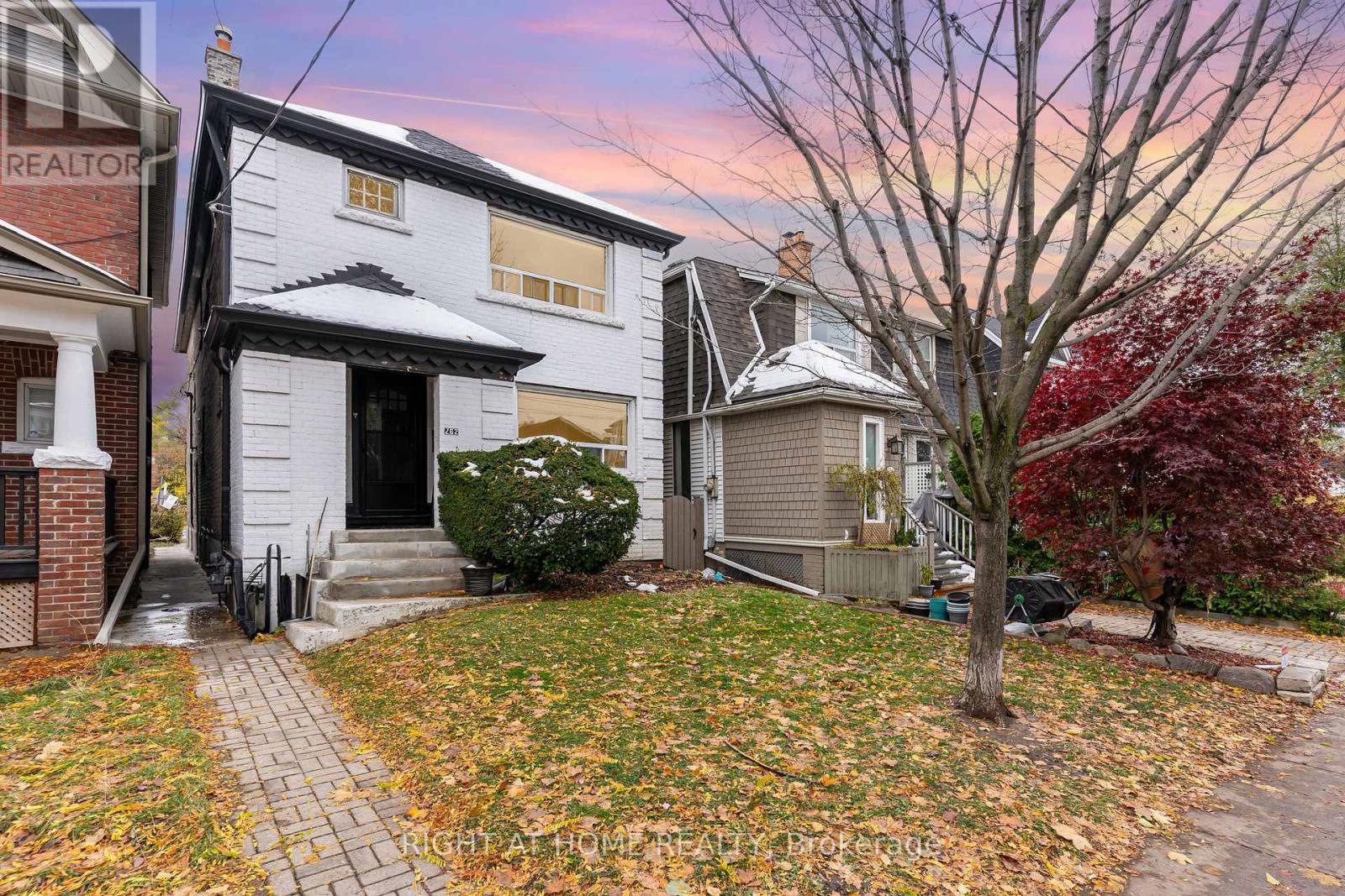 UPPER - 262 SOUDAN AVENUE, Toronto, Ontario