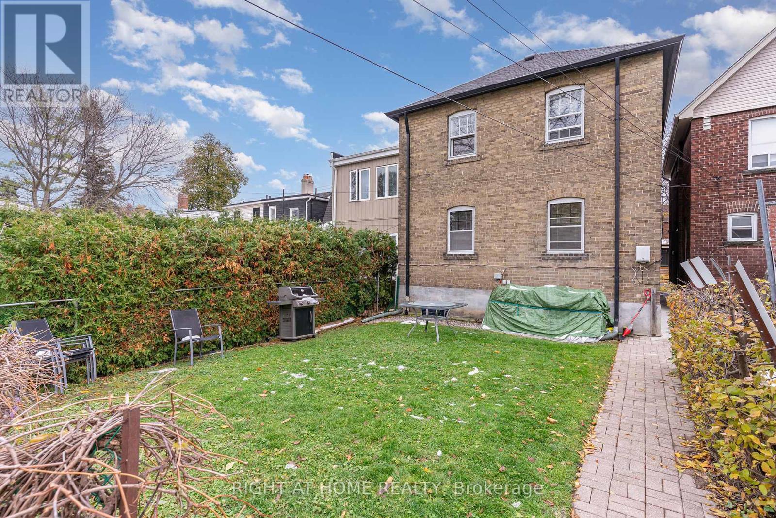 Upper - 262 Soudan Avenue, Toronto, Ontario  M4S 1W4 - Photo 15 - C12561310