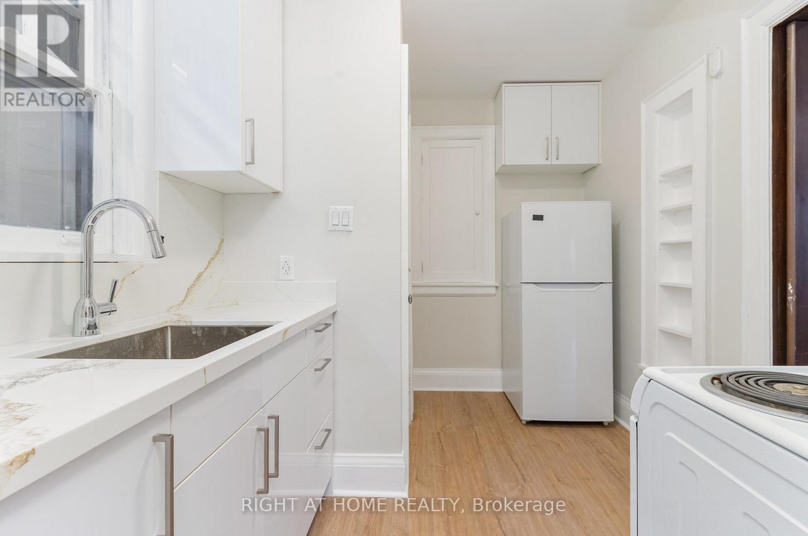 Upper - 262 Soudan Avenue, Toronto, Ontario  M4S 1W4 - Photo 8 - C12561310