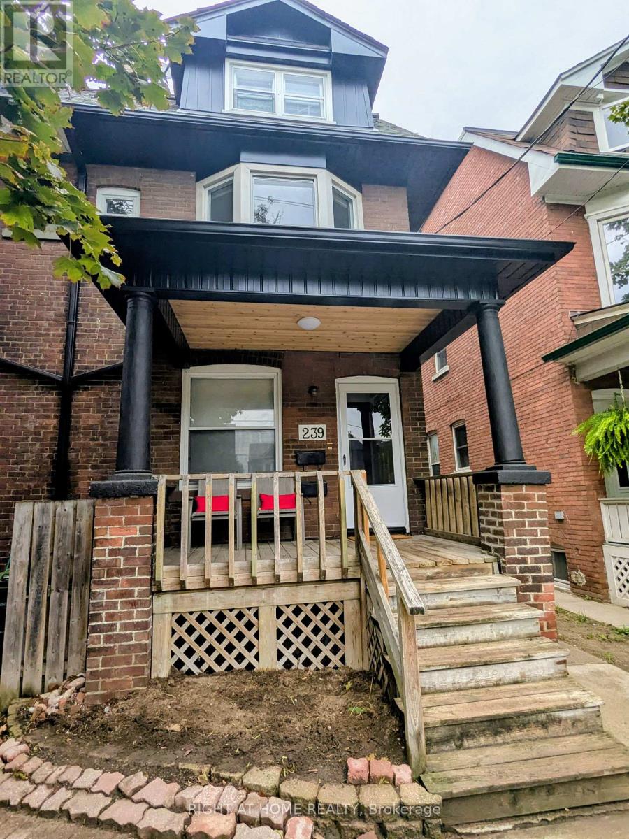 239 WOODBINE AVENUE, Toronto, Ontario