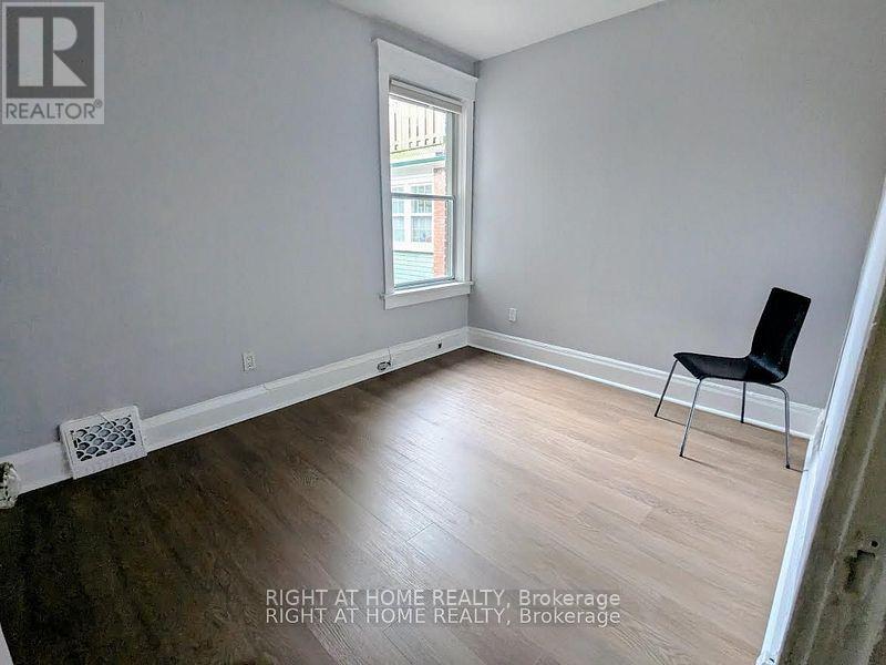 239 Woodbine Avenue, Toronto, Ontario  M4L 3P3 - Photo 12 - E12561296