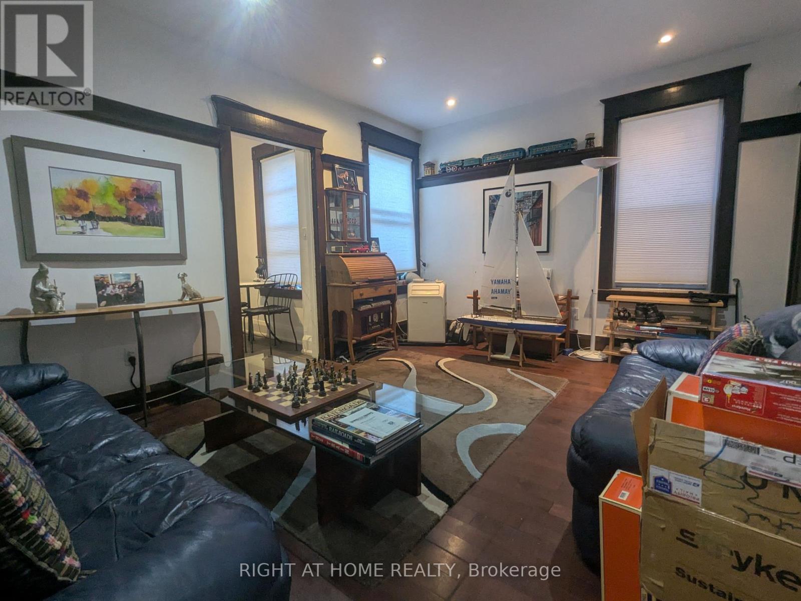 239 Woodbine Avenue, Toronto, Ontario  M4L 3P3 - Photo 24 - E12561296