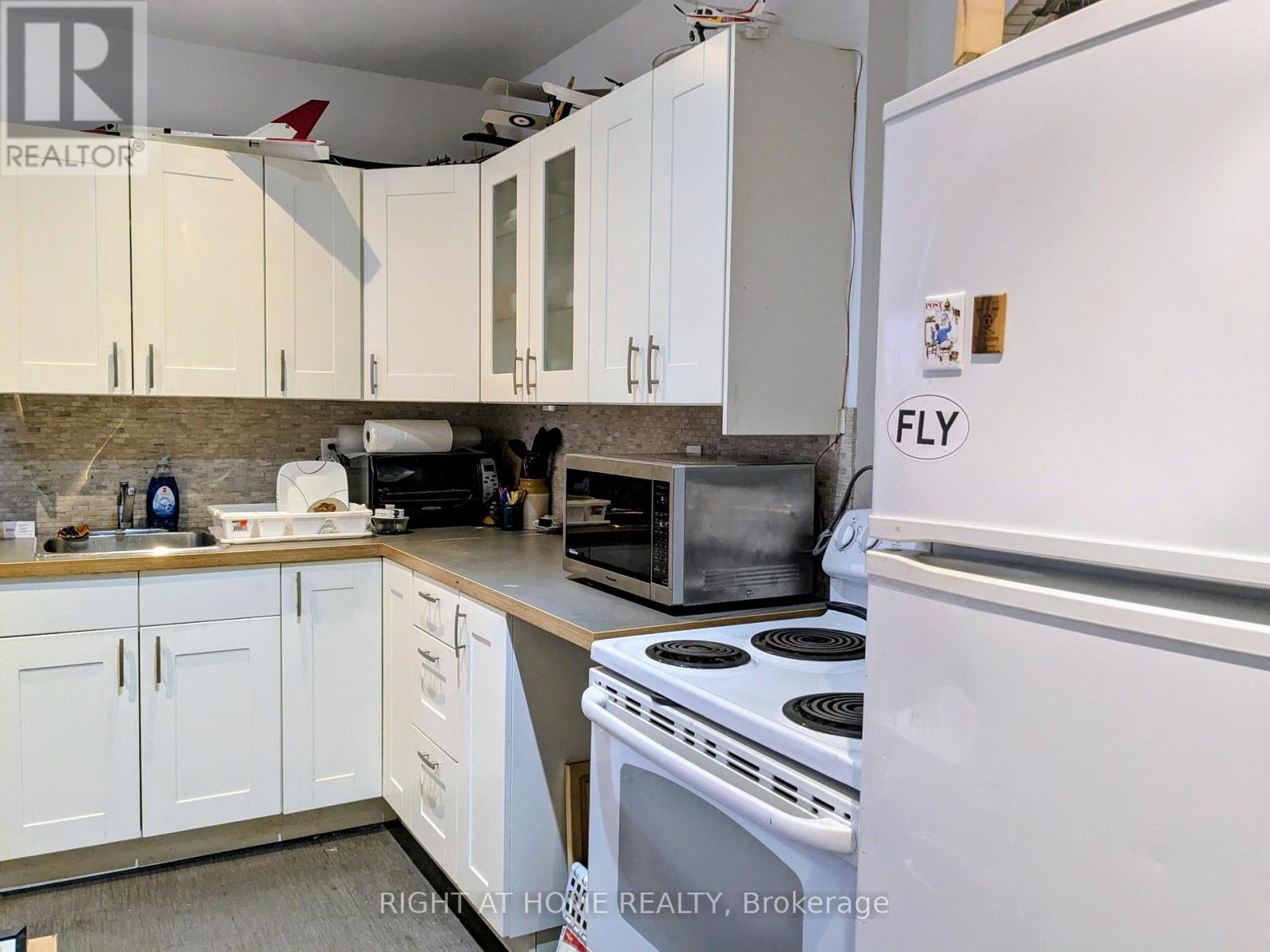 239 Woodbine Avenue, Toronto, Ontario  M4L 3P3 - Photo 27 - E12561296