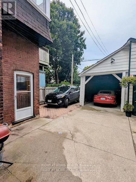 239 Woodbine Avenue, Toronto, Ontario  M4L 3P3 - Photo 5 - E12561296