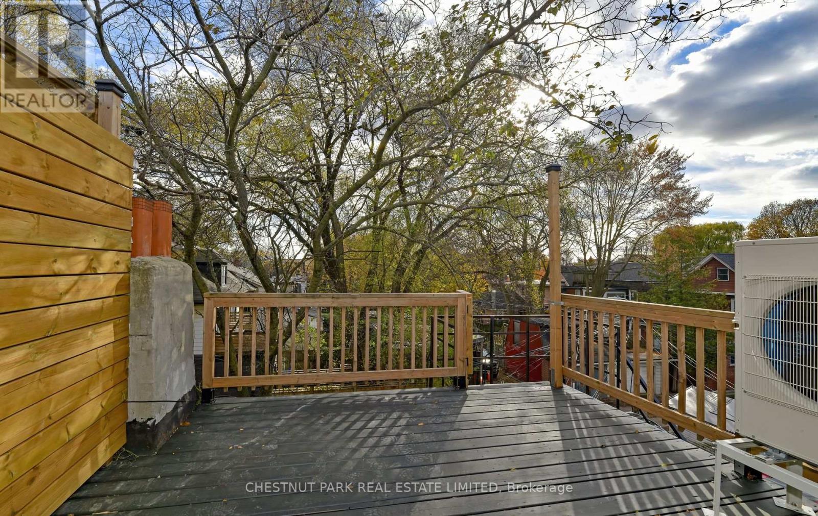 3 - 1105 Queen Street E, Toronto, Ontario  M4M 1K7 - Photo 8 - E12561390