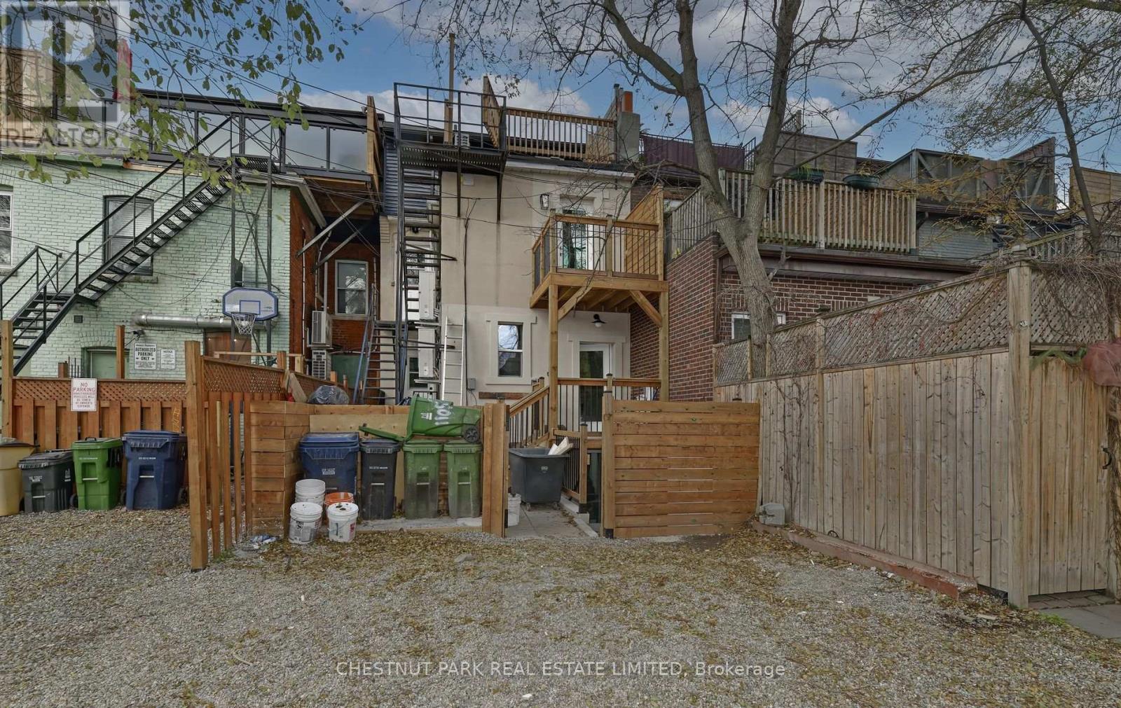 3 - 1105 Queen Street E, Toronto, Ontario  M4M 1K7 - Photo 9 - E12561390