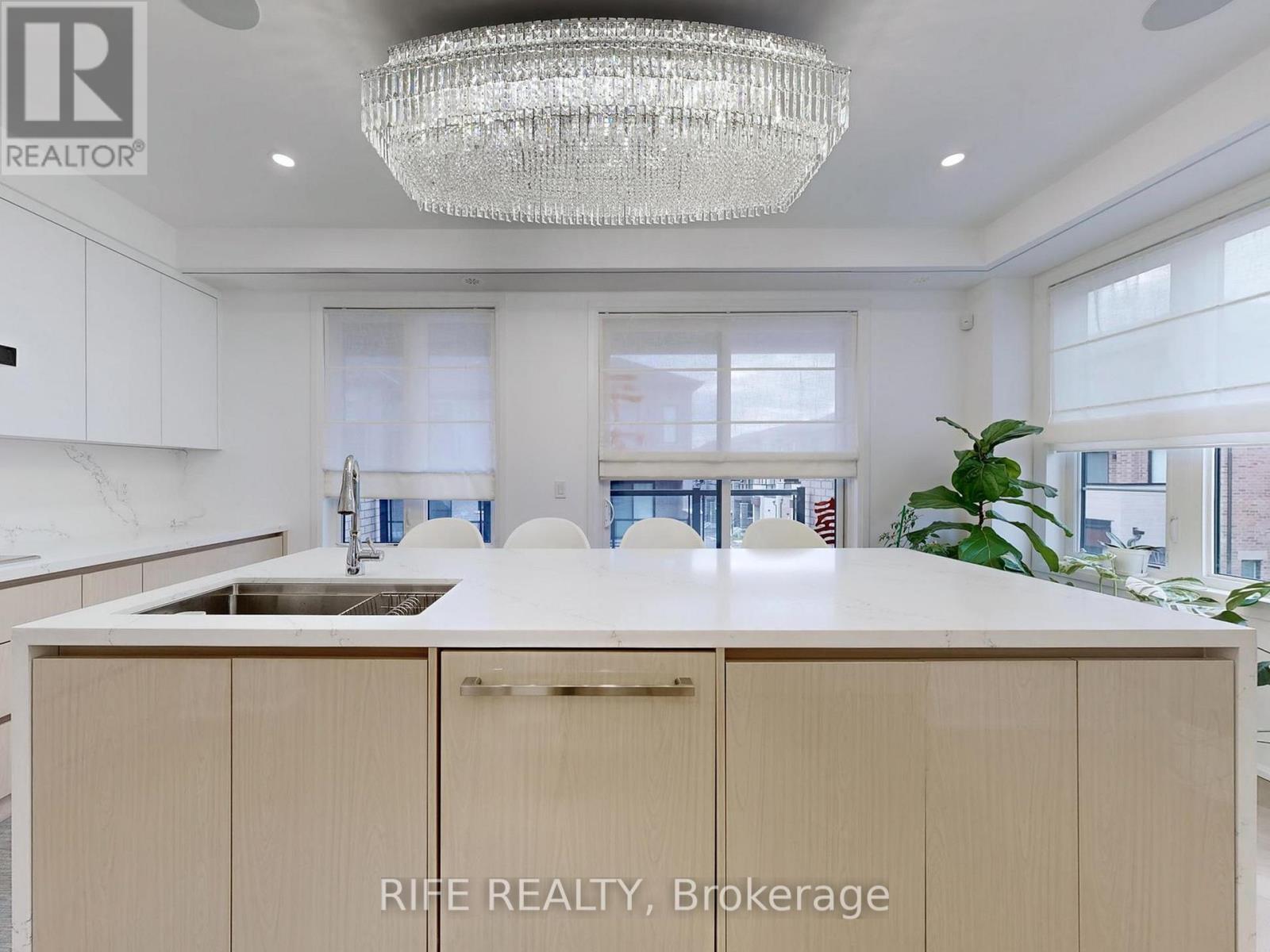 7 Arthur White Lane, Markham, Ontario  L6E 0W2 - Photo 12 - N12561294