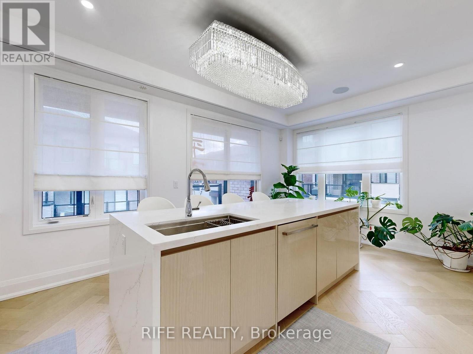 7 Arthur White Lane, Markham, Ontario  L6E 0W2 - Photo 13 - N12561294