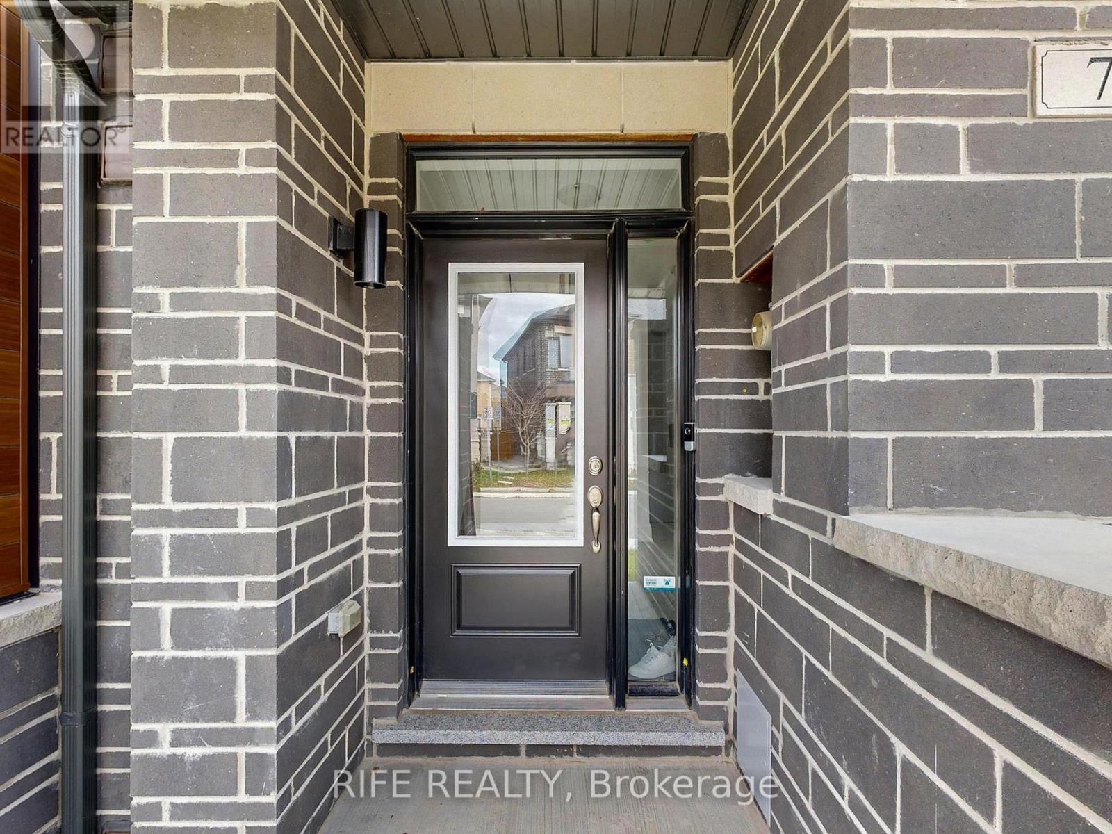 7 Arthur White Lane, Markham, Ontario  L6E 0W2 - Photo 2 - N12561294