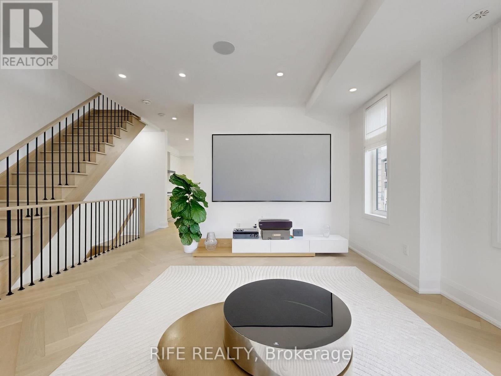 7 Arthur White Lane, Markham, Ontario  L6E 0W2 - Photo 4 - N12561294