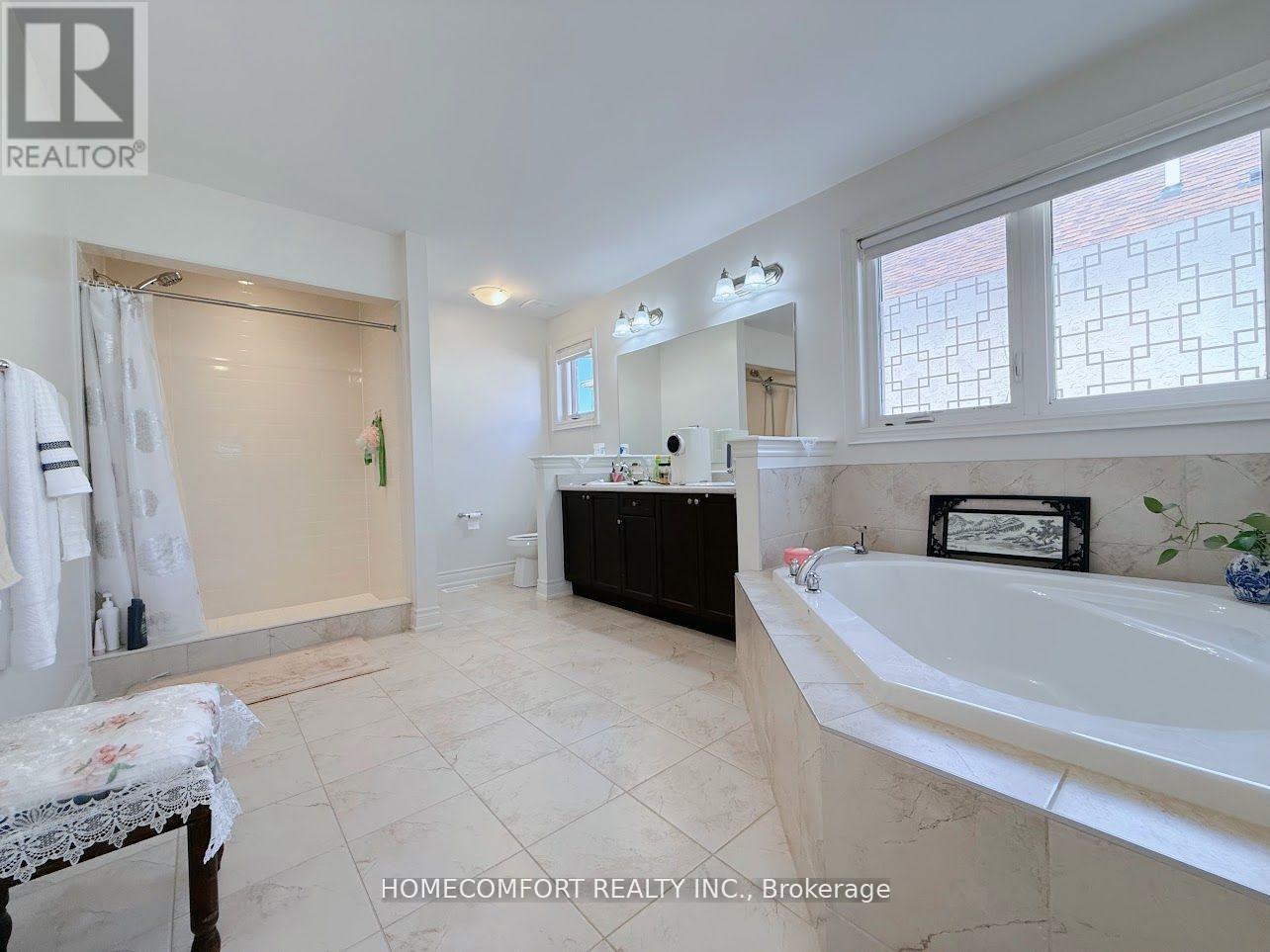 945 Langford Boulevard, Bradford West Gwillimbury, Ontario  L3Z 4J2 - Photo 17 - N12561324