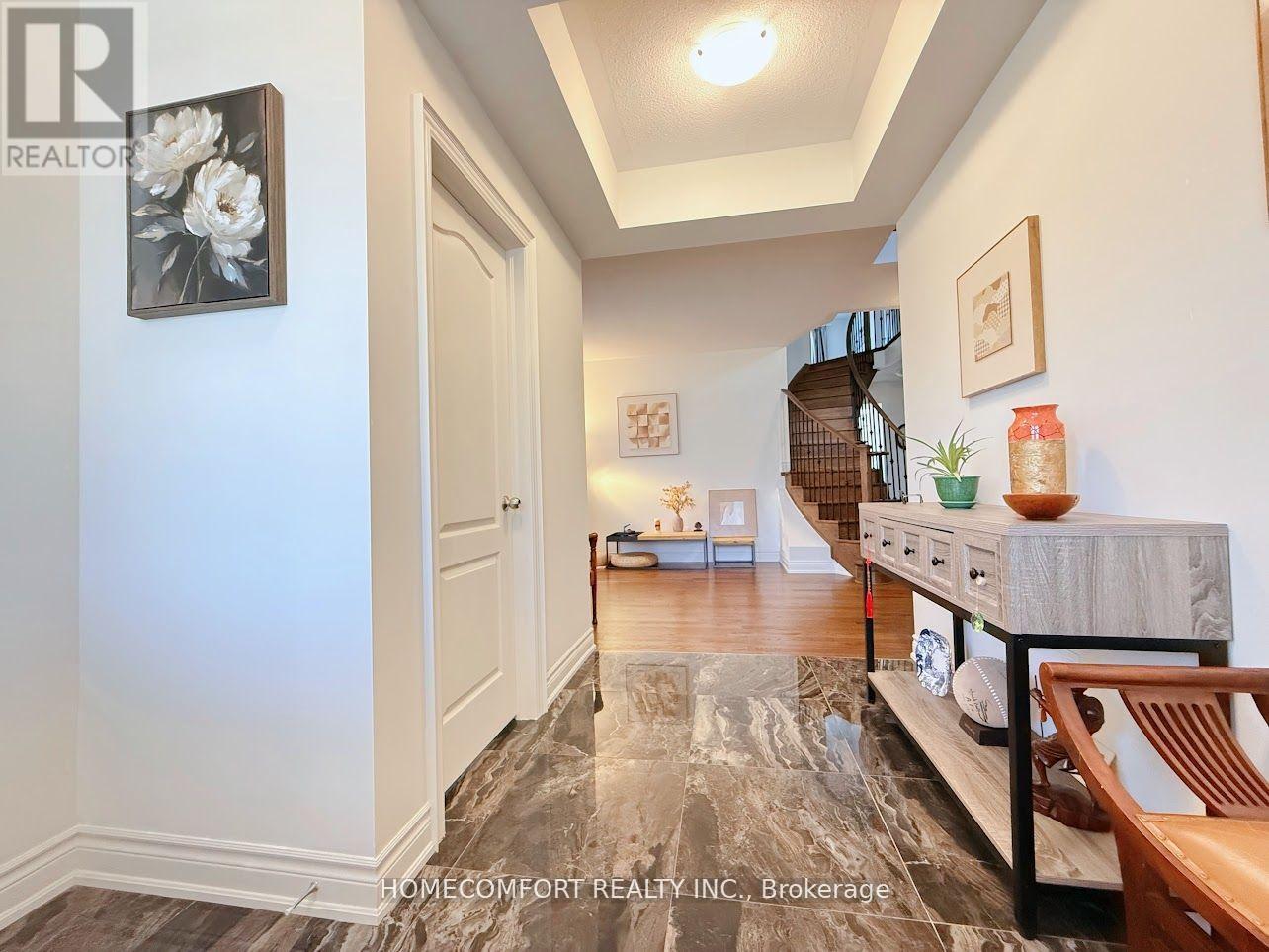 945 Langford Boulevard, Bradford West Gwillimbury, Ontario  L3Z 4J2 - Photo 3 - N12561324