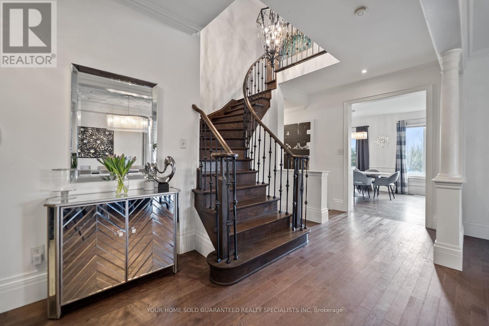 129 Barberry Crescent, Richmond Hill, Ontario  L4E 4S5 - Photo 4 - N12561356