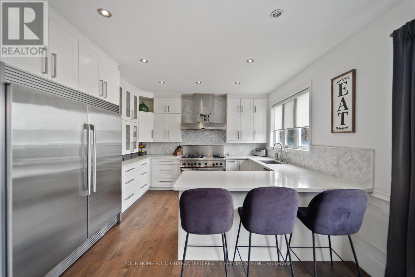 129 Barberry Crescent, Richmond Hill, Ontario  L4E 4S5 - Photo 9 - N12561356