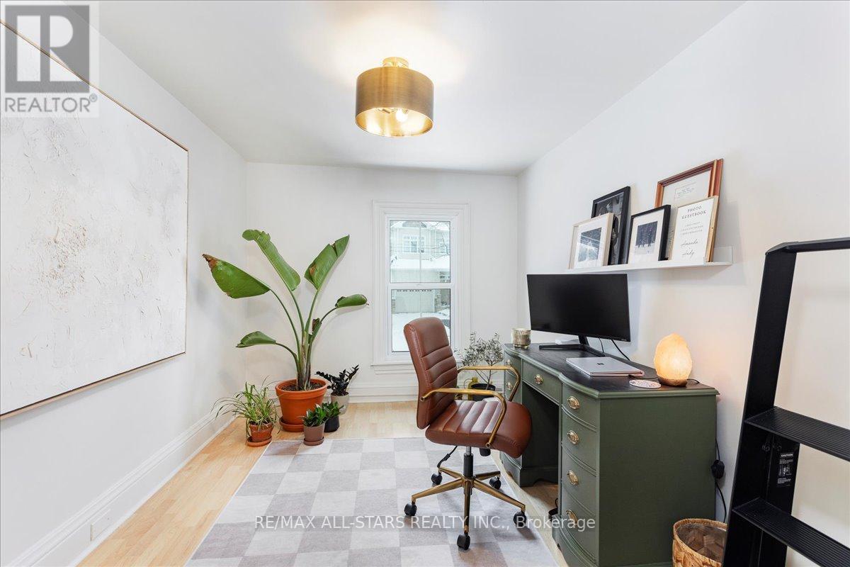 Upper Unit - 387 Ontario Street, Newmarket, Ontario  L3Y 2K5 - Photo 14 - N12561370