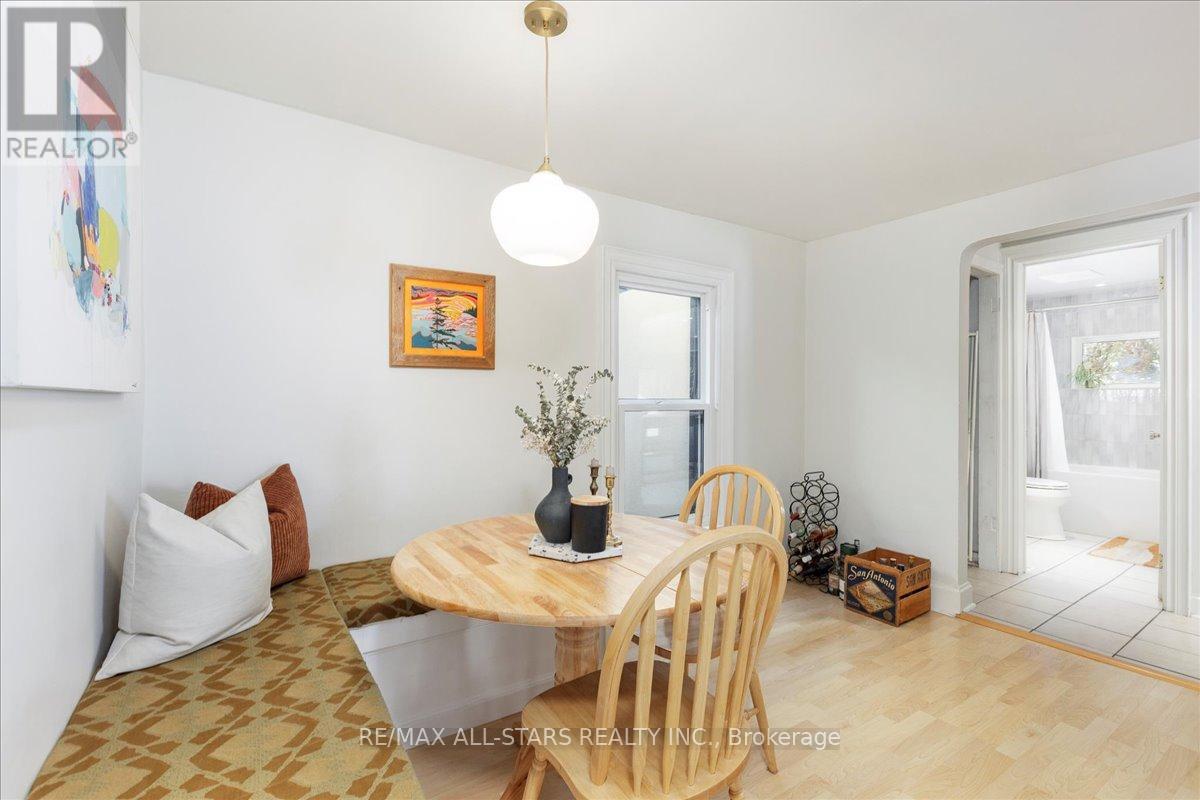 Upper Unit - 387 Ontario Street, Newmarket, Ontario  L3Y 2K5 - Photo 5 - N12561370