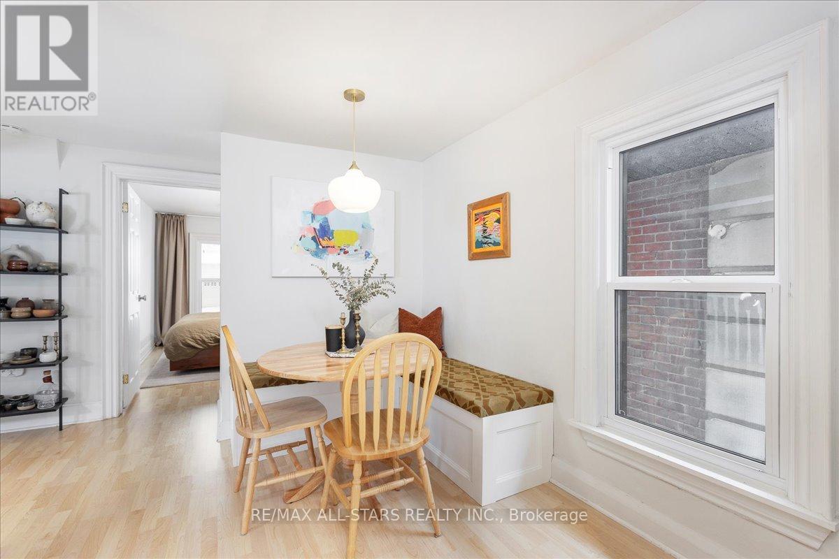 Upper Unit - 387 Ontario Street, Newmarket, Ontario  L3Y 2K5 - Photo 6 - N12561370