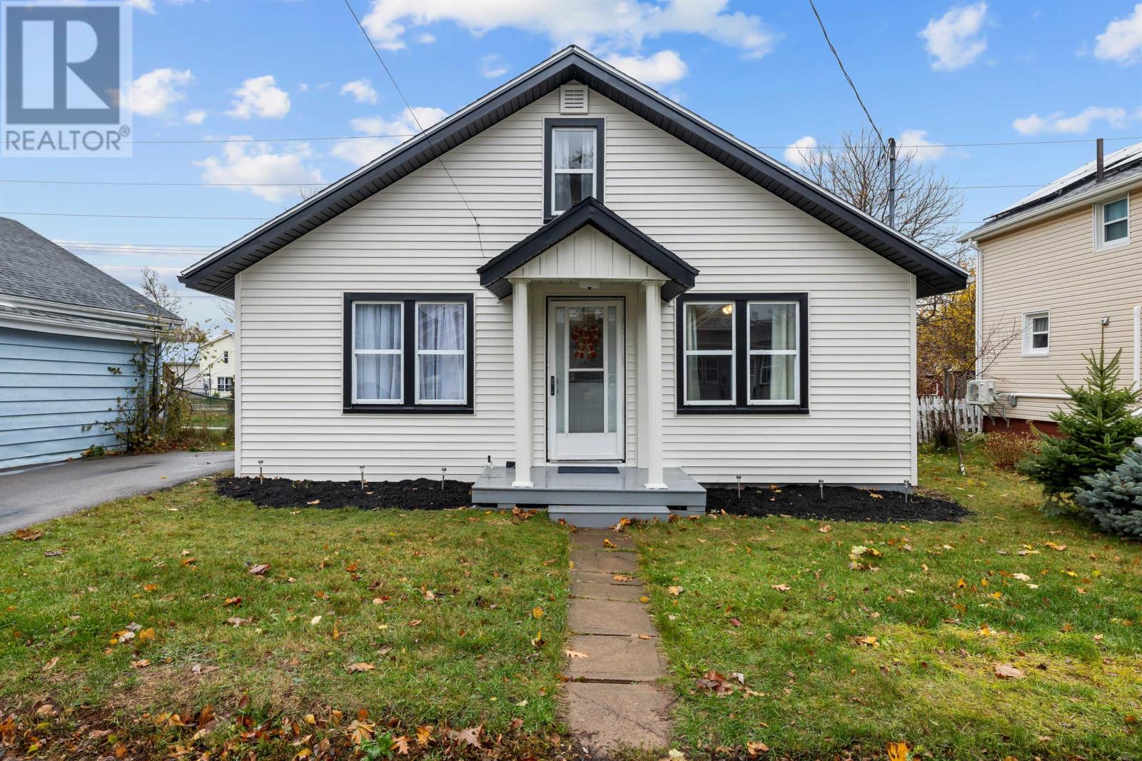 17 Belmont Street, Charlottetown, Prince Edward Island  C1A 5G9 - Photo 1 - 202528271