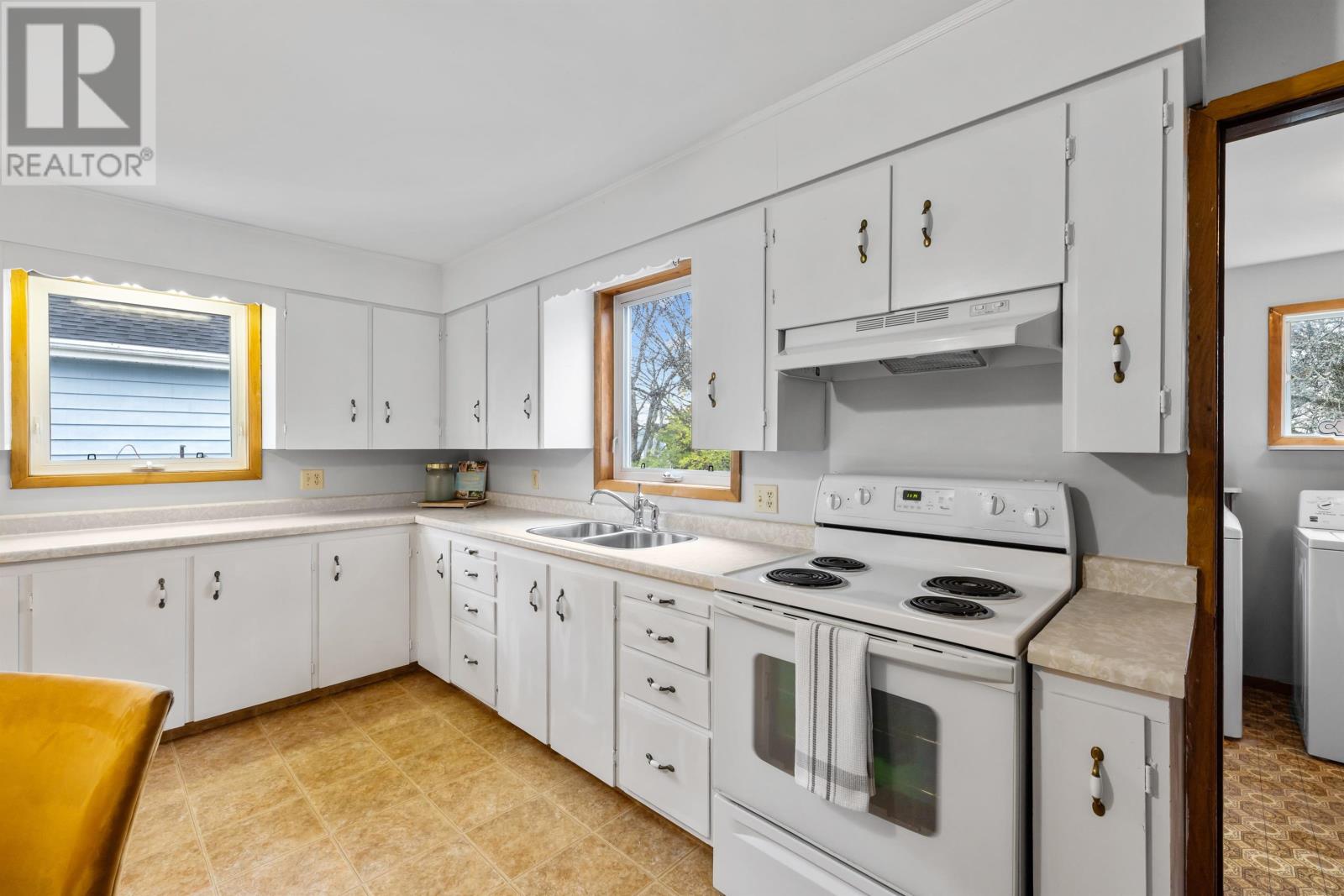 17 Belmont Street, Charlottetown, Prince Edward Island  C1A 5G9 - Photo 13 - 202528271