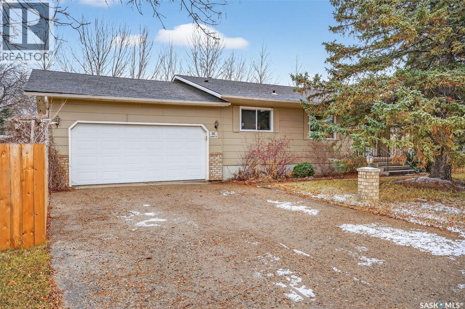 102 Kennedy Drive, Melfort, Saskatchewan  S0E 1A0 - Photo 2 - SK024399