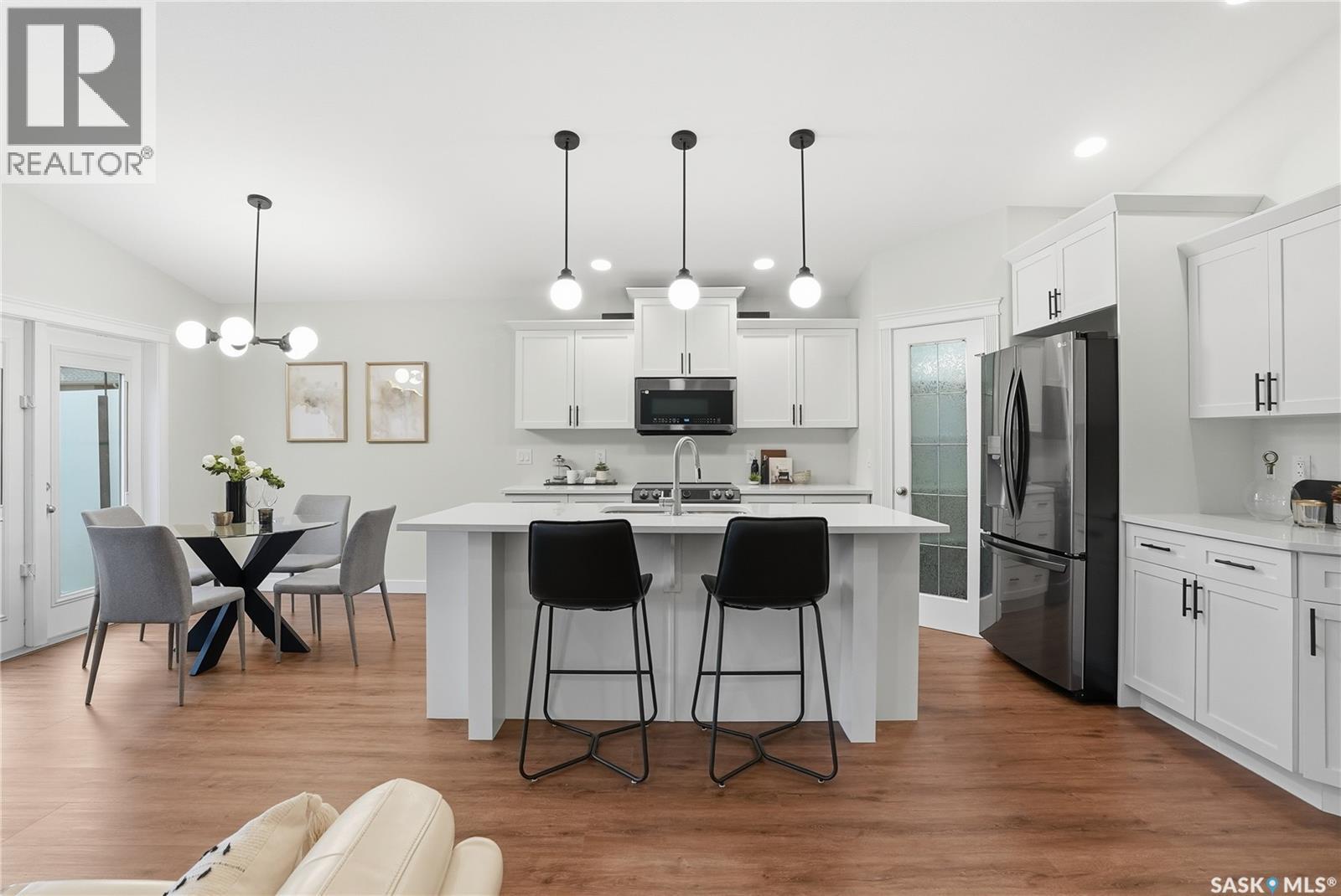 703 Beechdale Way, Saskatoon, Saskatchewan  S7V 0A5 - Photo 2 - SK024236