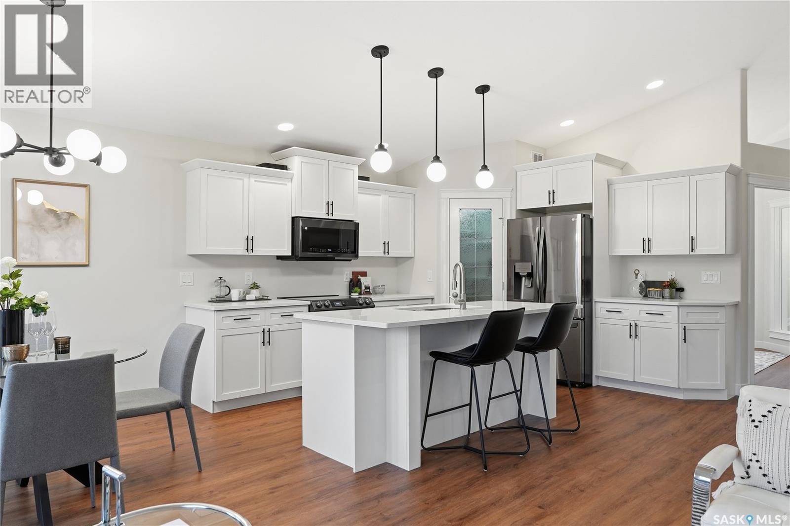 703 Beechdale Way, Saskatoon, Saskatchewan  S7V 0A5 - Photo 4 - SK024236