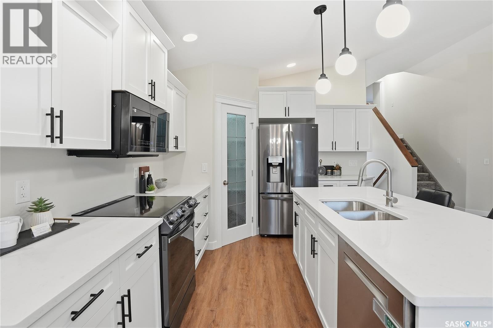 703 Beechdale Way, Saskatoon, Saskatchewan  S7V 0A5 - Photo 5 - SK024236