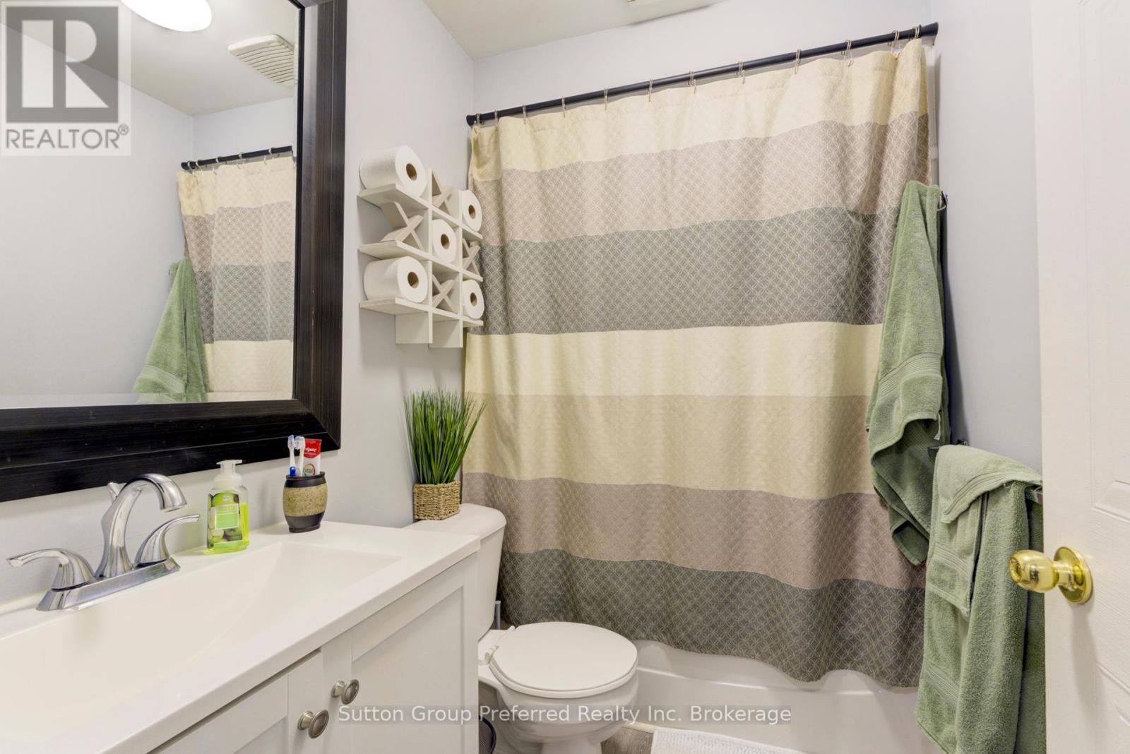 35 - 64 Hiawatha Road, Woodstock, Ontario  N4T 1P4 - Photo 11 - X12290625