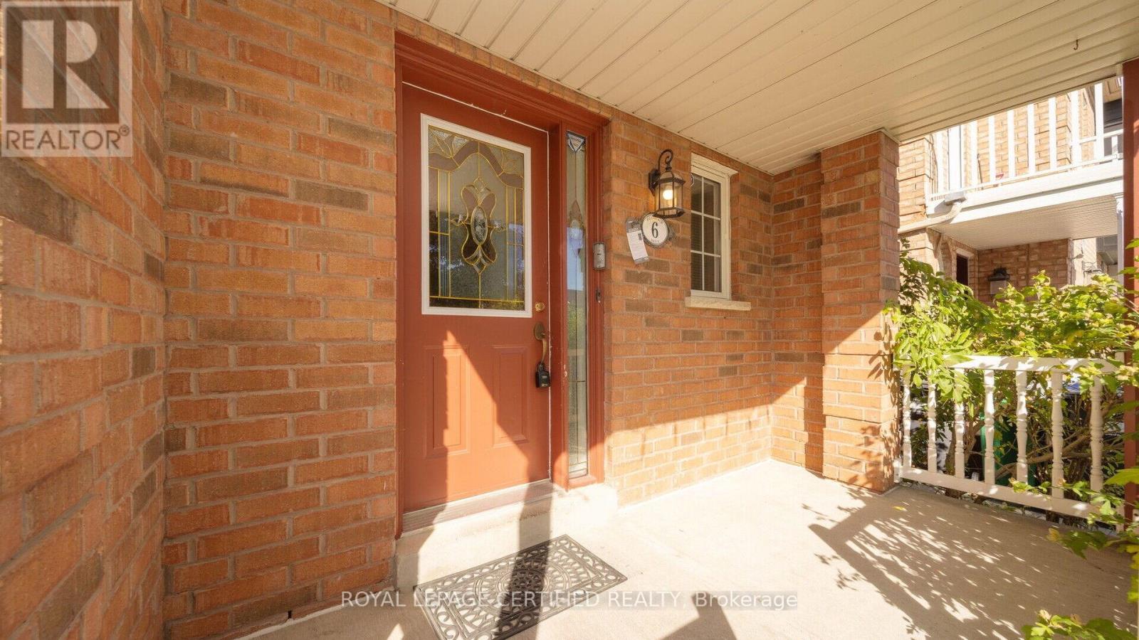 6 Hillsburgh Drive, Brampton, Ontario  L6X 4Z1 - Photo 4 - W12561348