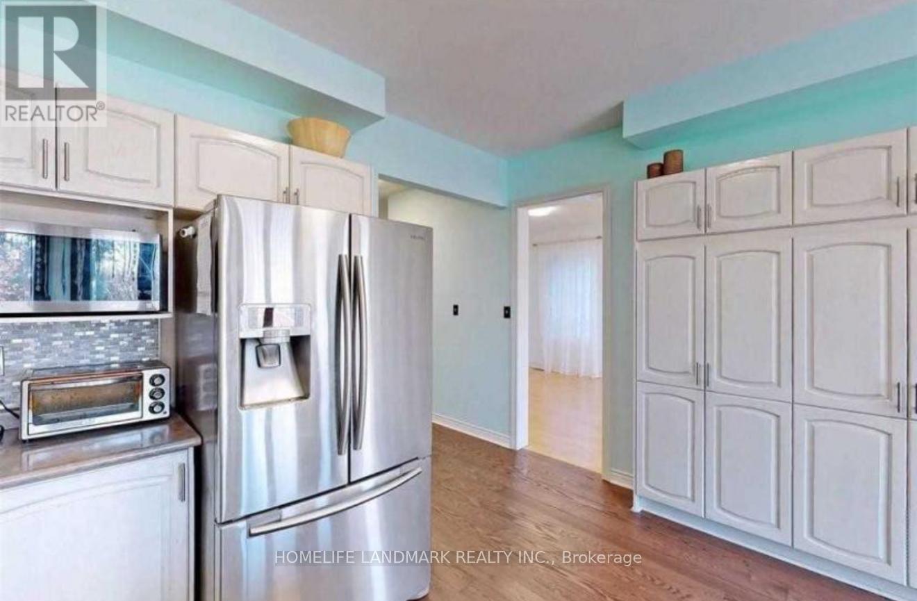 2198 Arbourview Drive, Oakville, Ontario  L6M 3N7 - Photo 3 - W12561360