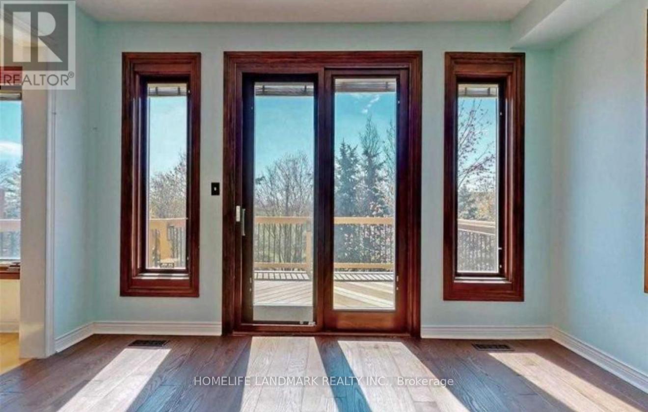 2198 Arbourview Drive, Oakville, Ontario  L6M 3N7 - Photo 9 - W12561360