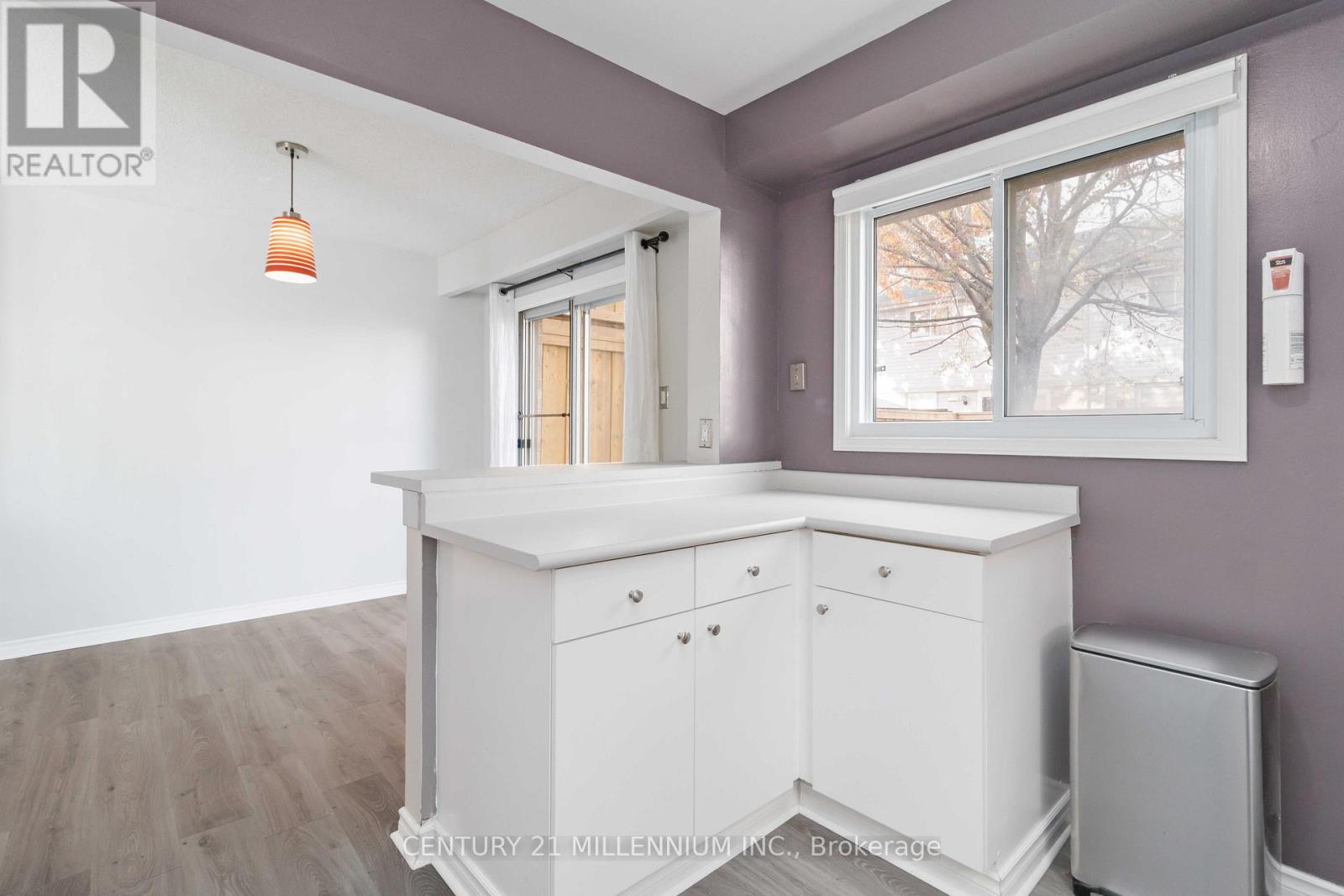 53 Courtleigh Square, Brampton, Ontario  L6Z 1J2 - Photo 11 - W12561374