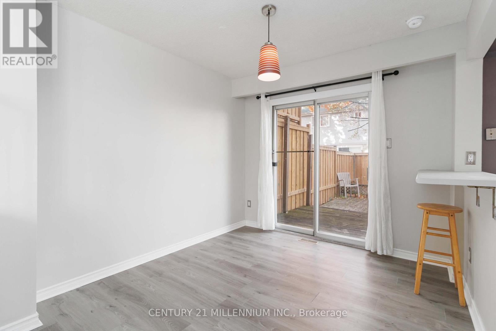 53 Courtleigh Square, Brampton, Ontario  L6Z 1J2 - Photo 12 - W12561374