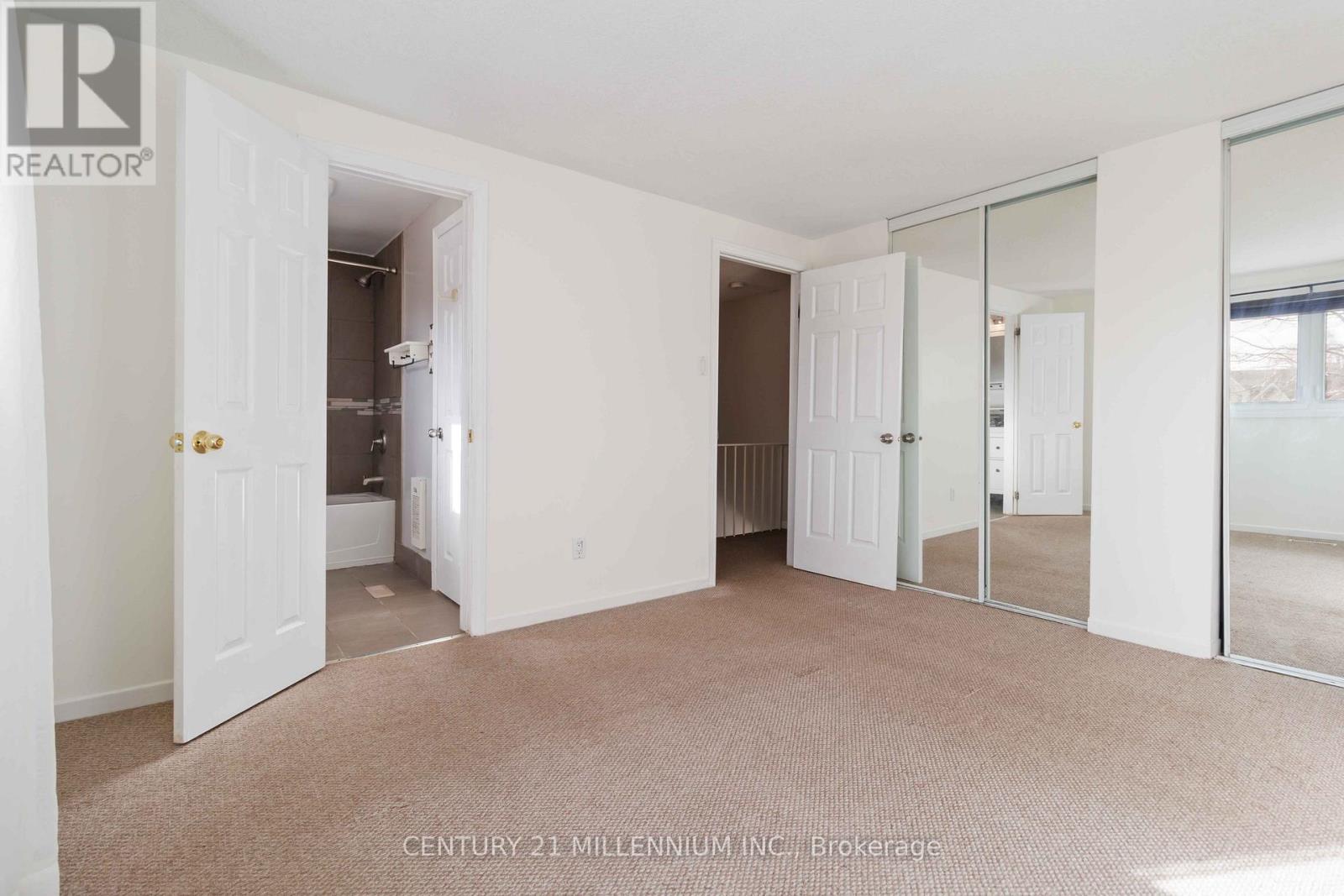 53 Courtleigh Square, Brampton, Ontario  L6Z 1J2 - Photo 15 - W12561374