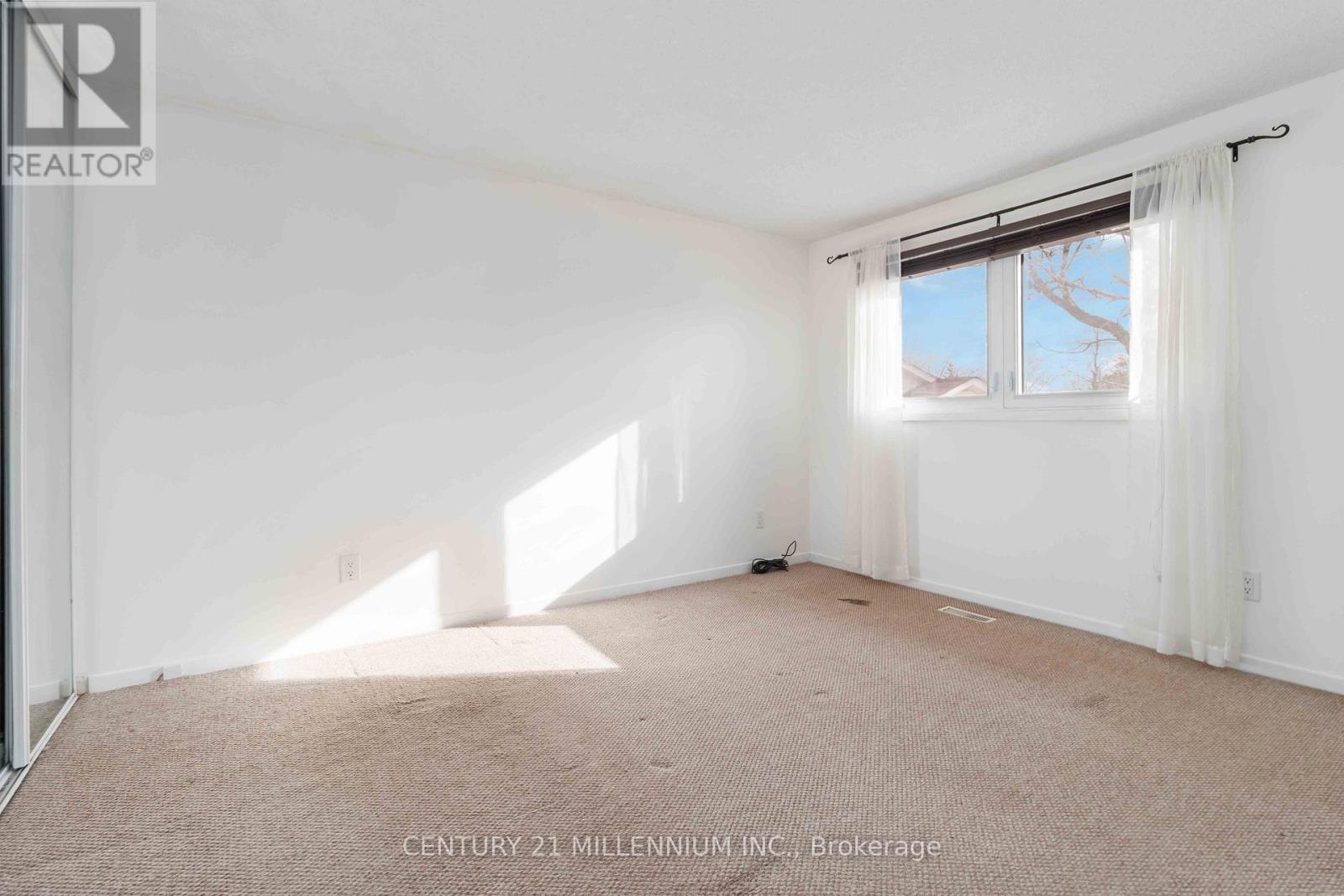 53 Courtleigh Square, Brampton, Ontario  L6Z 1J2 - Photo 16 - W12561374