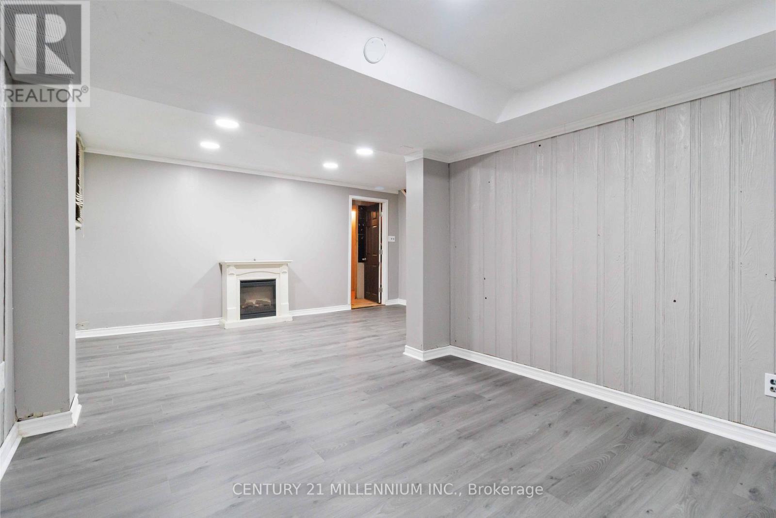 53 Courtleigh Square, Brampton, Ontario  L6Z 1J2 - Photo 22 - W12561374