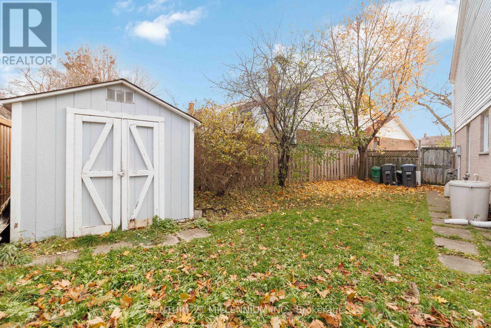 53 Courtleigh Square, Brampton, Ontario  L6Z 1J2 - Photo 25 - W12561374