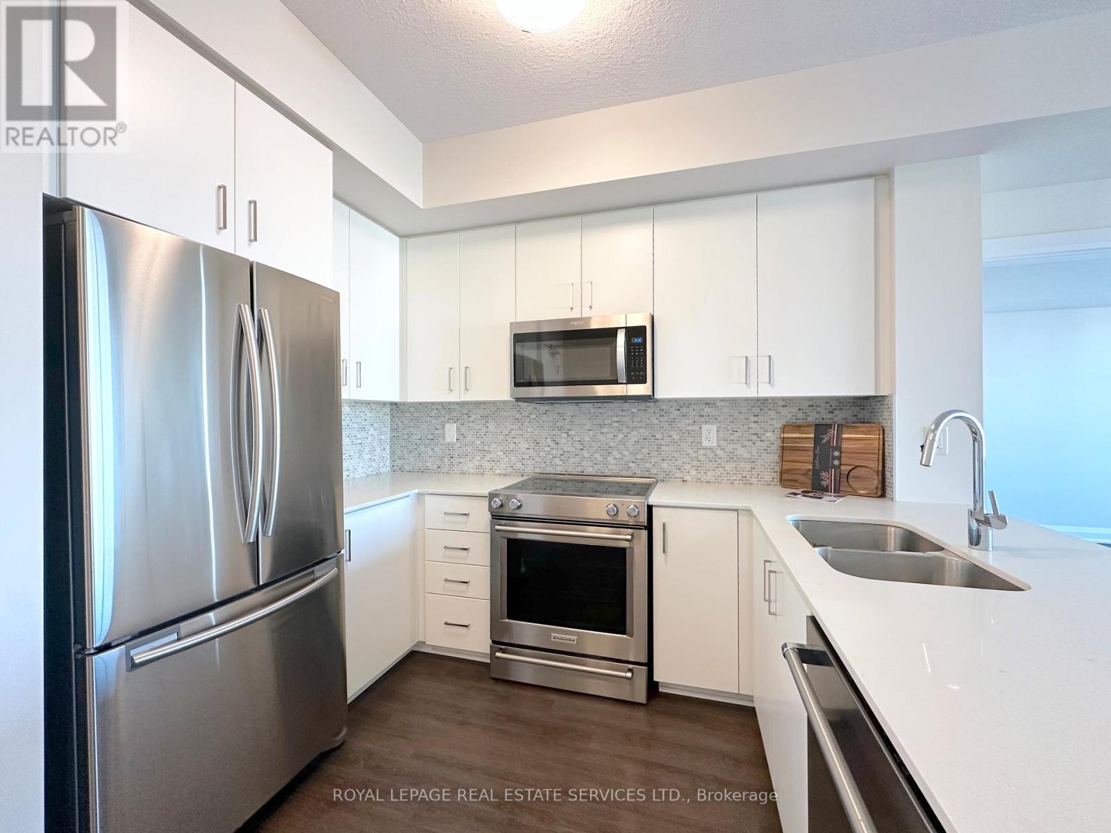 616 - 2333 Taunton Road, Oakville, Ontario  L6H 0N5 - Photo 2 - W12561394