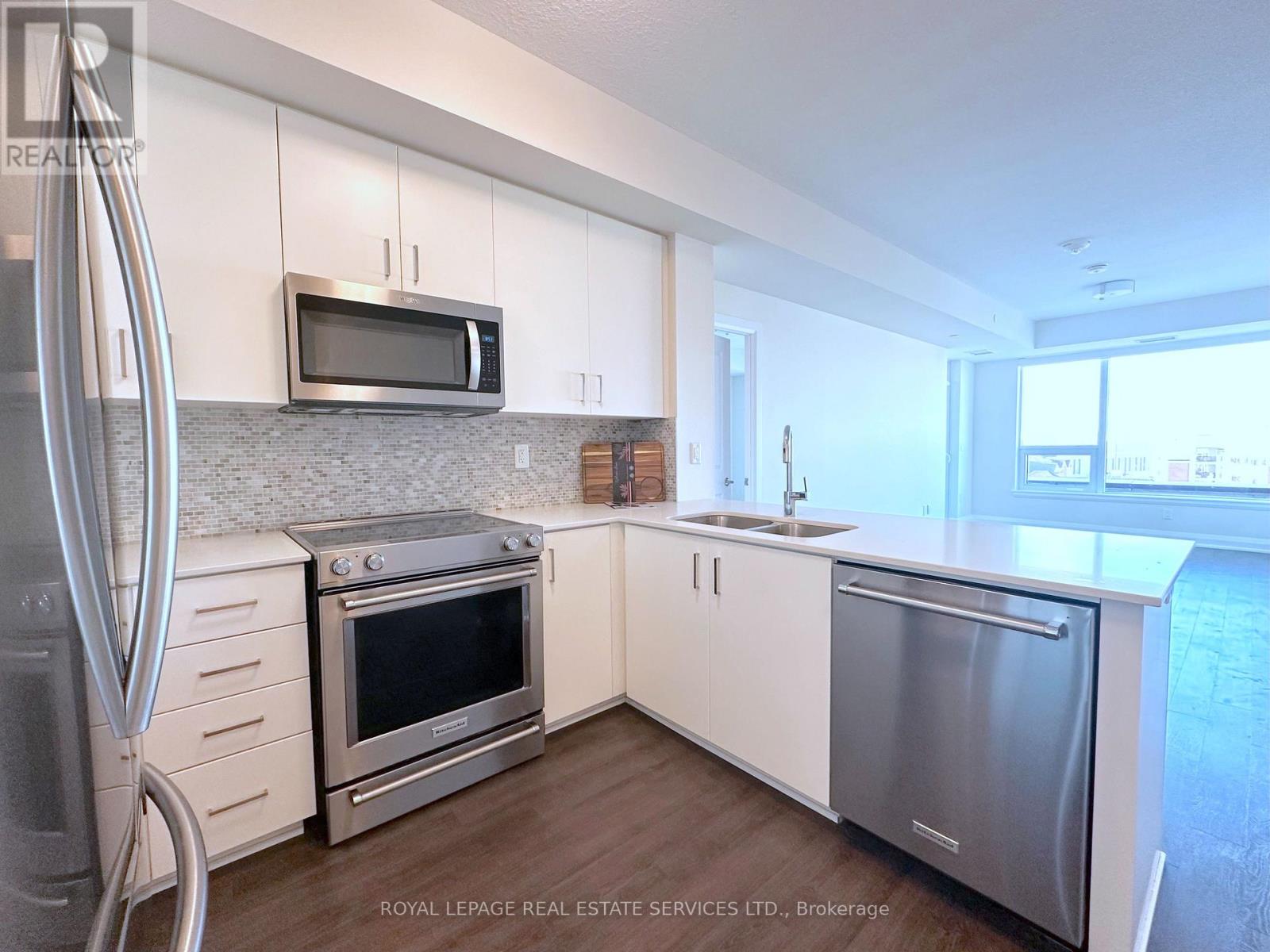 616 - 2333 Taunton Road, Oakville, Ontario  L6H 0N5 - Photo 3 - W12561394