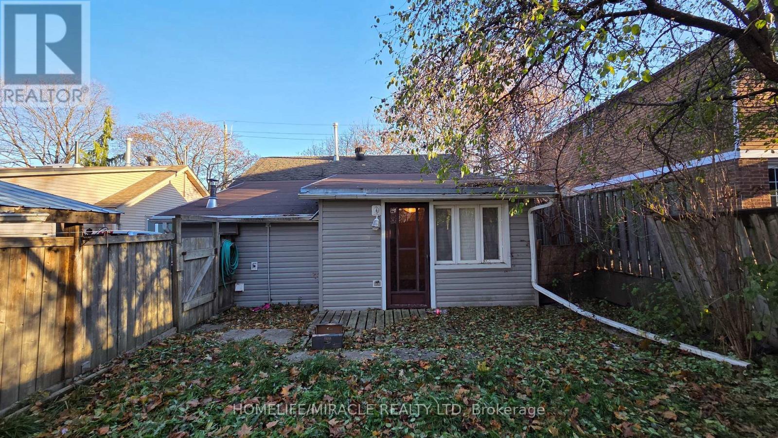 72 Frederick Street, Brampton, Ontario  L6Y 1G8 - Photo 26 - W12561410