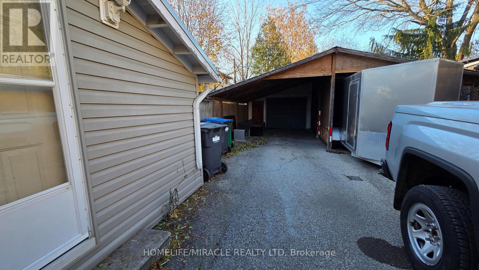 72 Frederick Street, Brampton, Ontario  L6Y 1G8 - Photo 5 - W12561410