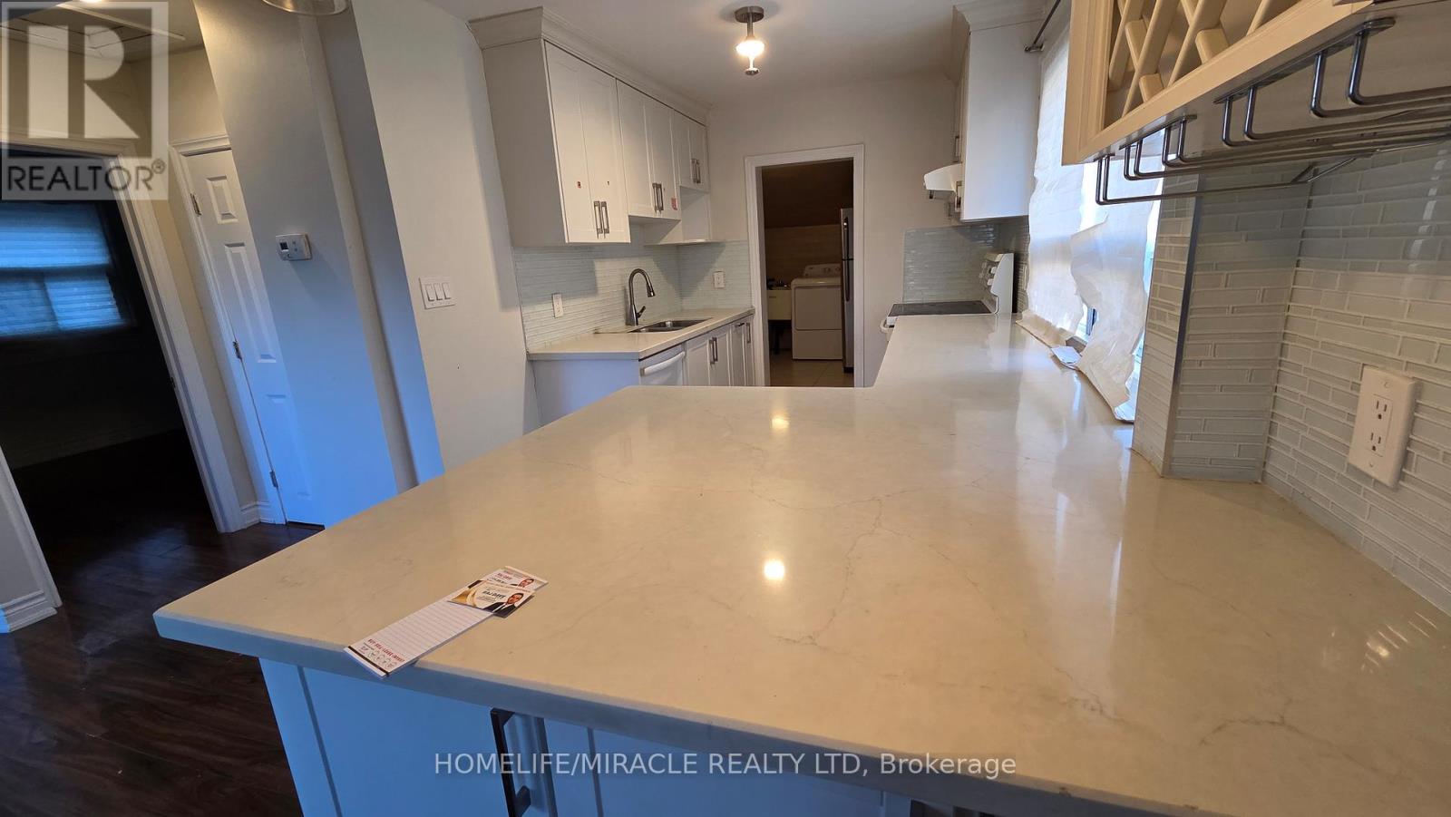 72 Frederick Street, Brampton, Ontario  L6Y 1G8 - Photo 7 - W12561410