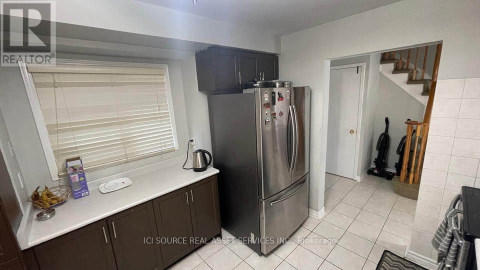 Main - 27 Vivians Crescent, Brampton, Ontario  L6Y 4V1 - Photo 17 - W12561412