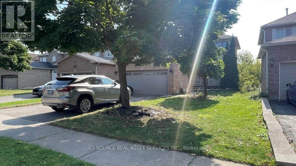 Main - 27 Vivians Crescent, Brampton, Ontario  L6Y 4V1 - Photo 2 - W12561412