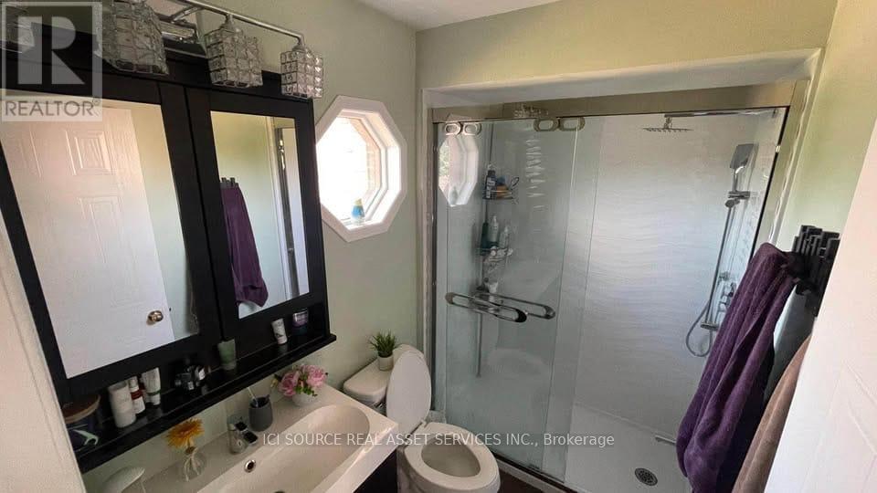 Main - 27 Vivians Crescent, Brampton, Ontario  L6Y 4V1 - Photo 8 - W12561412