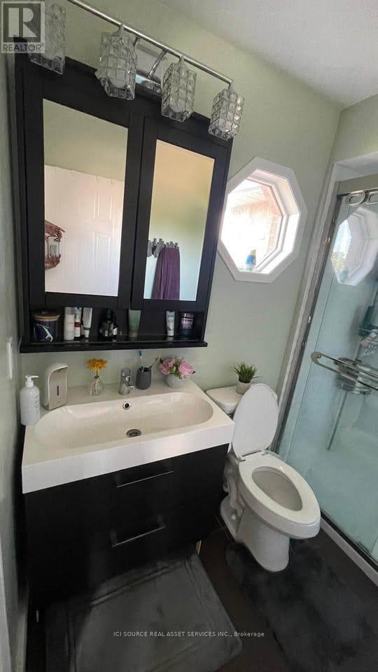 Main - 27 Vivians Crescent, Brampton, Ontario  L6Y 4V1 - Photo 9 - W12561412