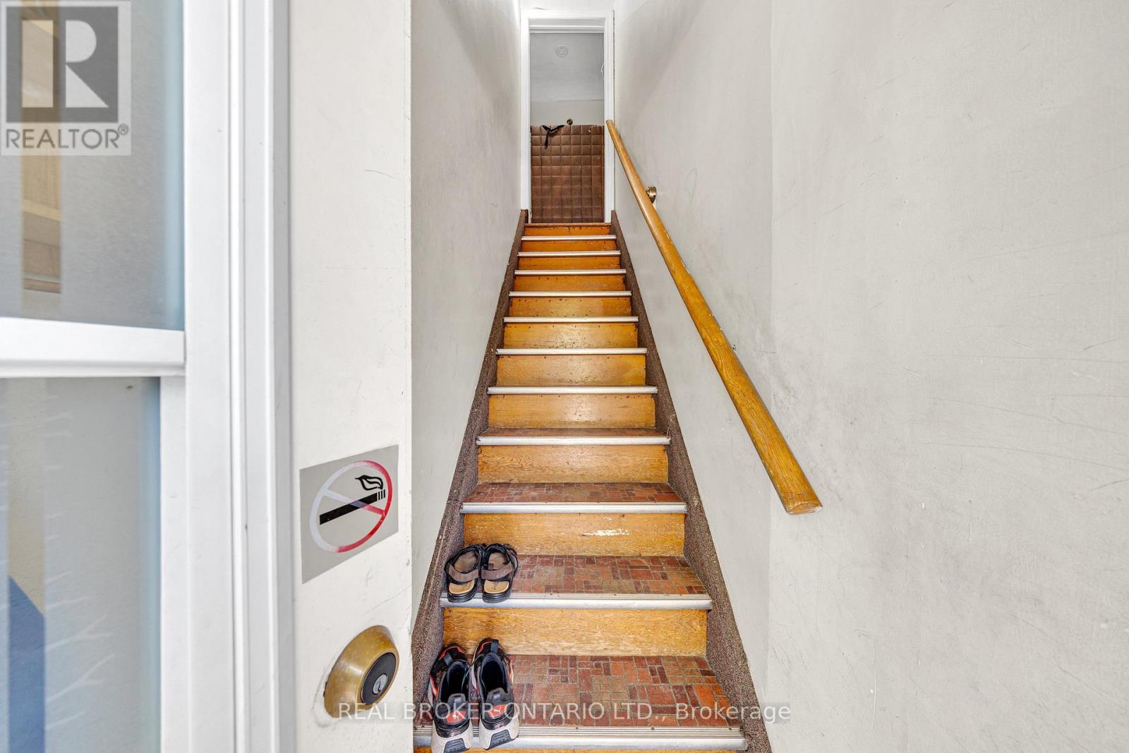 710 Cameron Street, Peterborough Central, Ontario  K9J 3Z8 - Photo 3 - X12561298