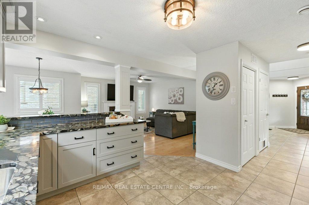 120 Spencer Drive, Centre Wellington, Ontario  N0B 1S0 - Photo 14 - X12561304