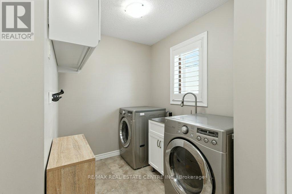 120 Spencer Drive, Centre Wellington, Ontario  N0B 1S0 - Photo 20 - X12561304